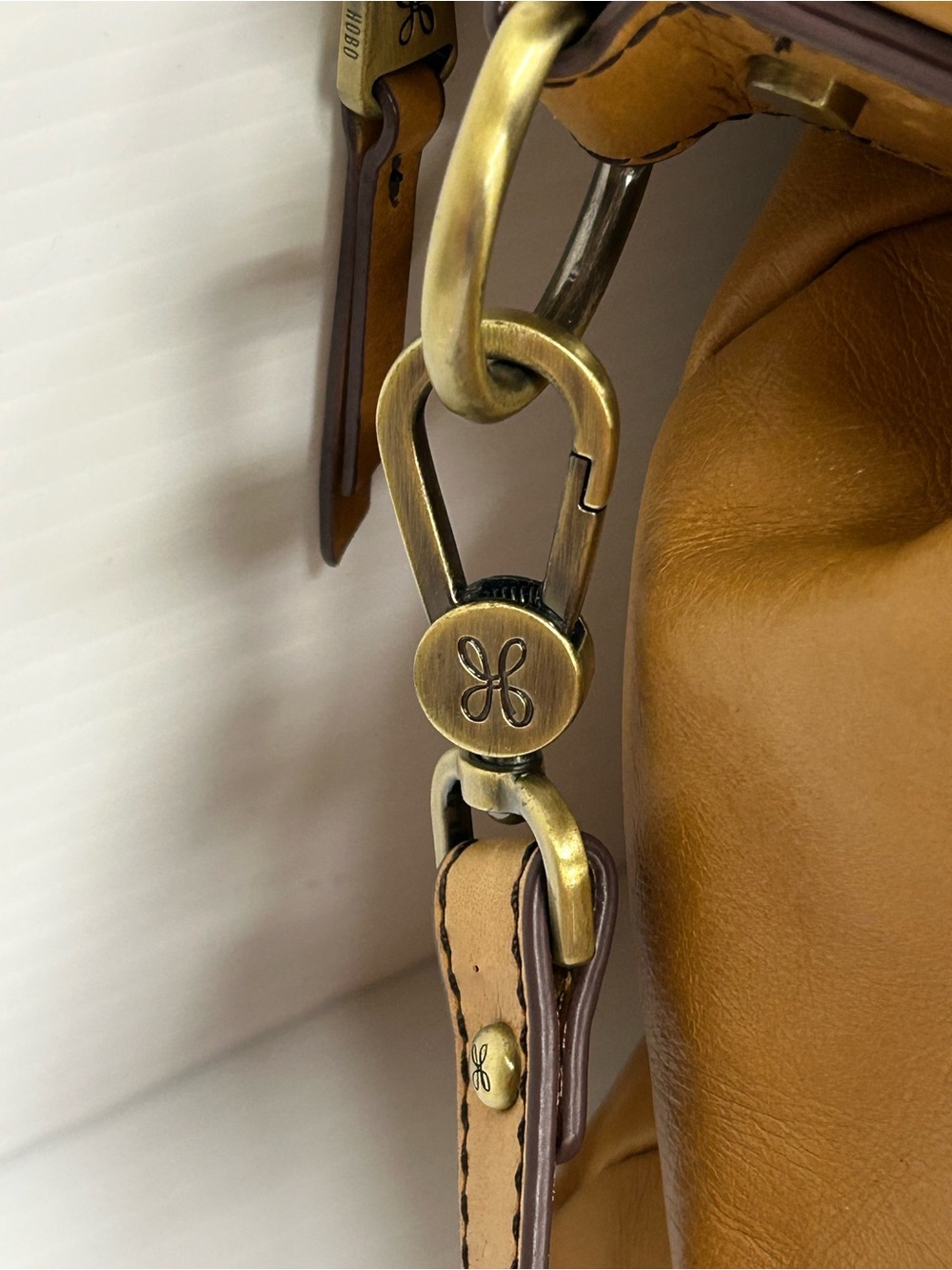 Hobo Brand Sheila Medium Satchel Leather Top Handle Bag Natural - Picture 2 of 8